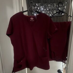 Used Dickies burgandy/wine color Scrub Set. 2xl